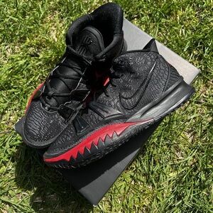 Nike Kyrie 7 VII Bred size 12 Mens Shoes CQ9326-001 used 100% authentic